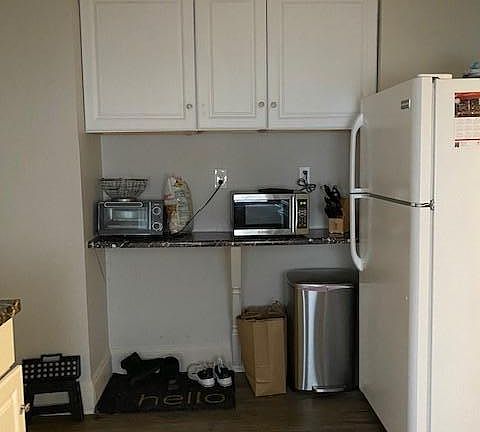 2nd image of 2089 Lewis Dr