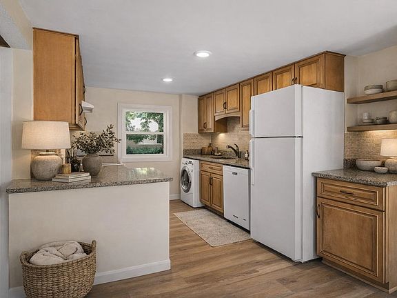 5th image of 267 PIONEER Road