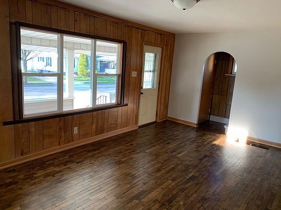 3rd image of 286 3rd St