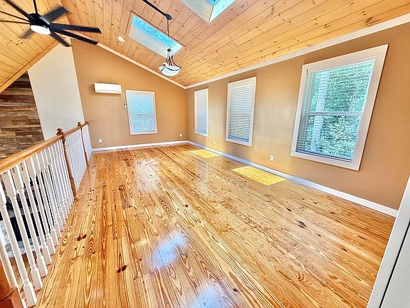 12th image of this home