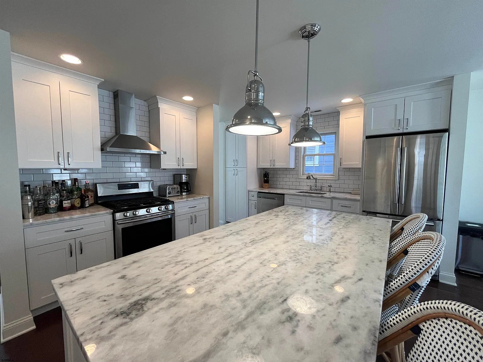 4 bed, 2.5 bath, $3,900 — Photo 4