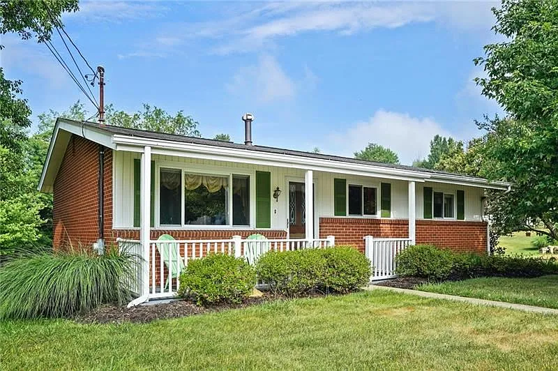 270 Sproat Ave photo 1