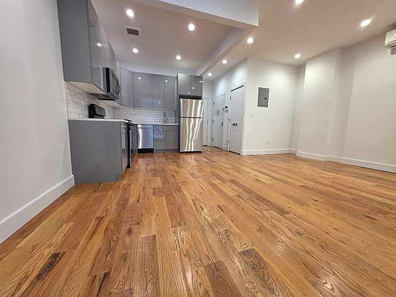 4th image of 127 E 36th St APT 2B