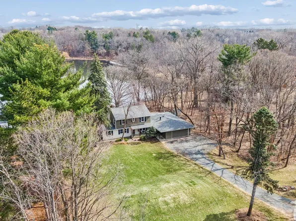 11 Duck Pass Rd, North Oaks, MN 55127