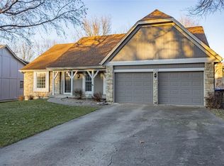 11435 Grant Dr, Overland Park, KS 66210
