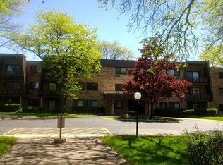 2604 N Windsor Dr UNIT 210, Arlington Heights, IL