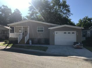 1113 Lakewood Rd, Elgin, IL 60123