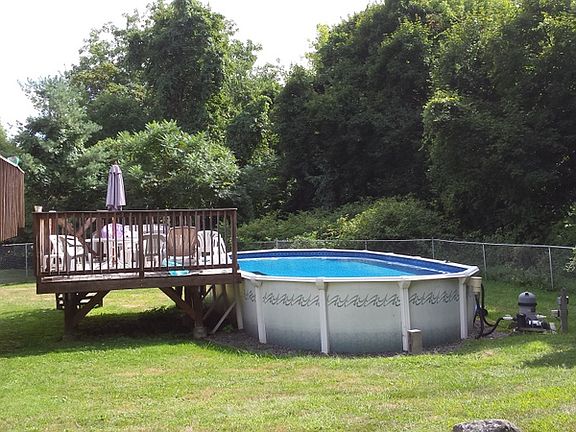 2nd image of 305 Cloverdale Ct