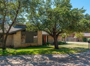 7 Cobble Ct, Pantego, TX 76013