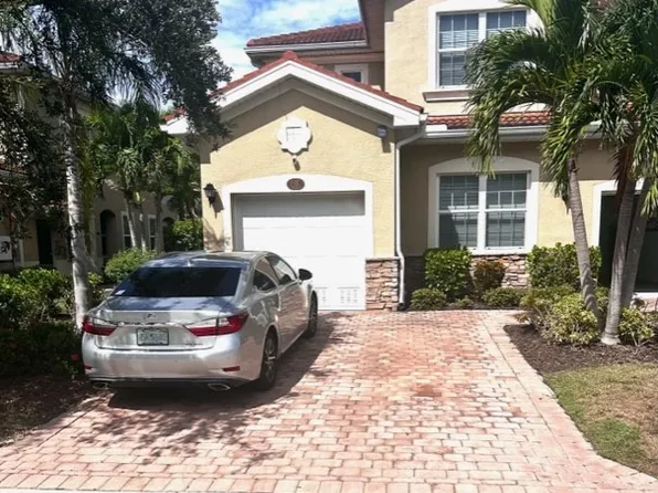 8551 Oakshade Cir Unit 201, Fort Myers, FL 33919