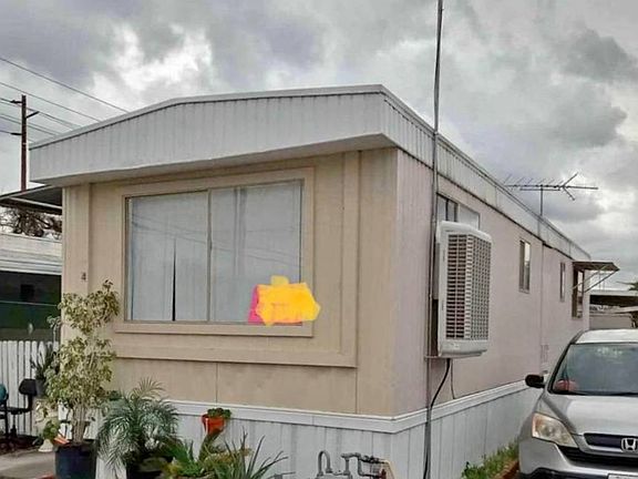 2nd image of 282 S Sierra Way Space 4
