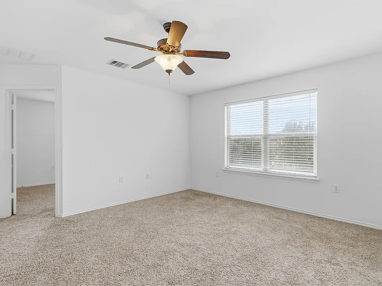 11200 Drumellan St — Photo 35