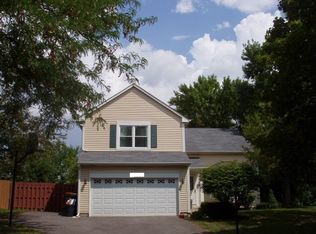 110 Ainslie Dr, Westmont, IL 60559
