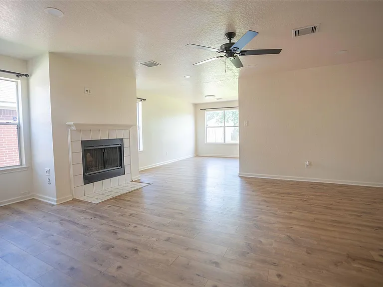 4027 Almond Lake Dr — Photo 3
