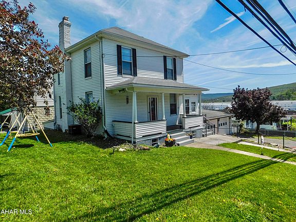 2nd image of 420 Lindsay St