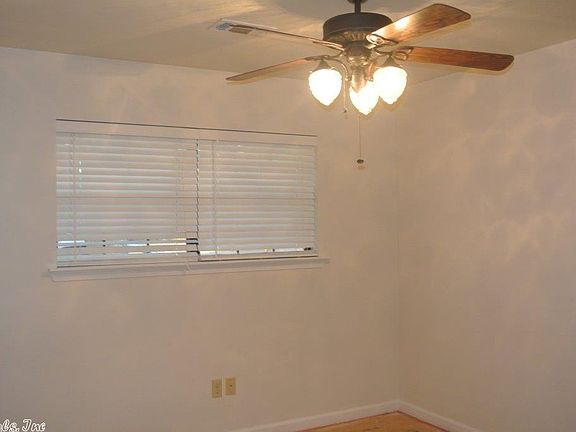 4th image of 108 Montana Ave