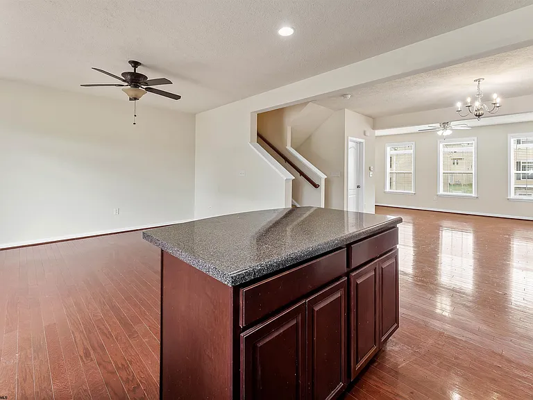 3313 Sun Ct — Photo 7