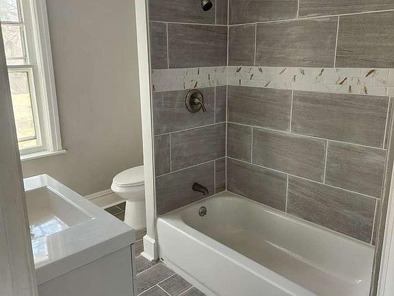 4th image of 7240 Cedar Ave