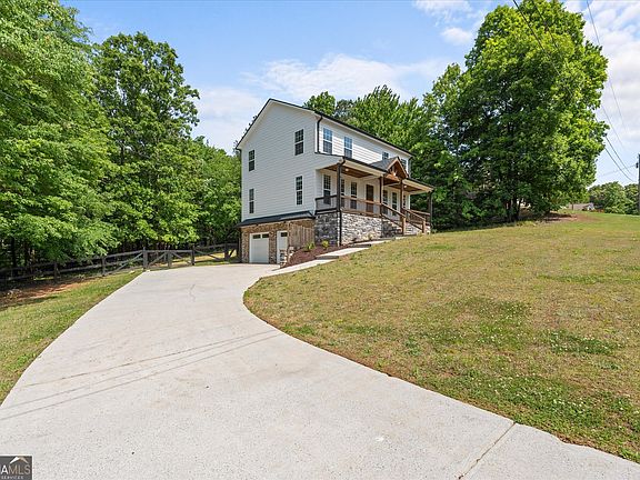 3rd image of 253 Mulberry Ln SE