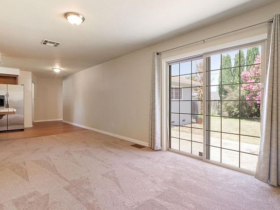 4th image of 2207 W Lodi Ave