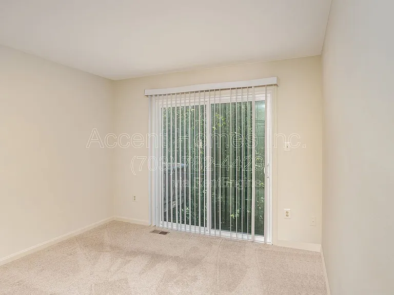 7461 Ridge Oak Ct — Photo 23
