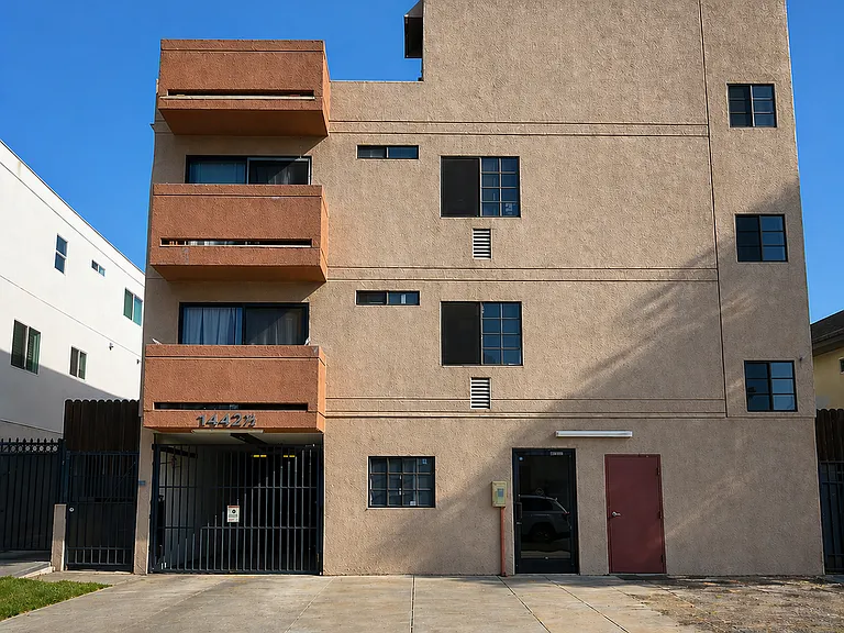 14423 Tiara St #1-10 — Photo 5