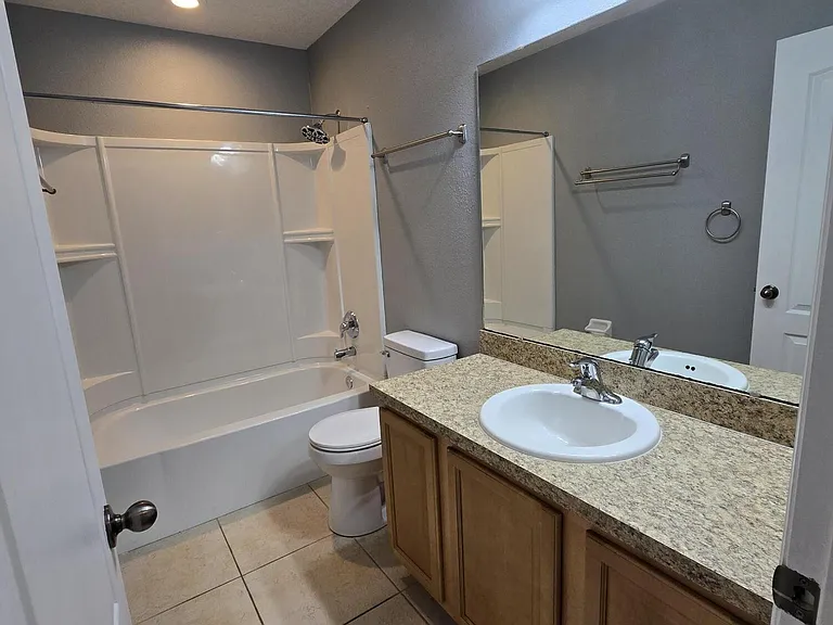180 Thornloe Dr — Photo 40
