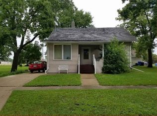 327 7th Ave SE, Oelwein, IA 50662