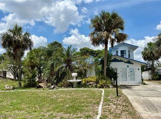211 Oakmont Pkwy, Lehigh Acres, FL 33936