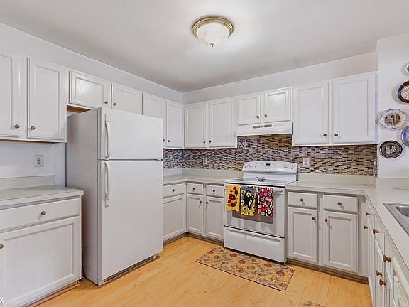 5th image of 1288 Jay St