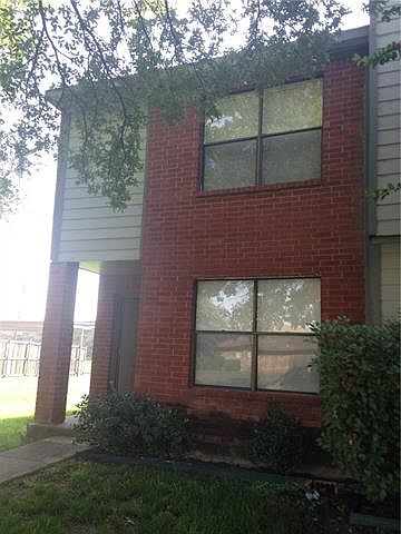 1st image of 315 Towne House Ln