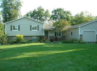 10285 Curtis Dr, White Lake, MI