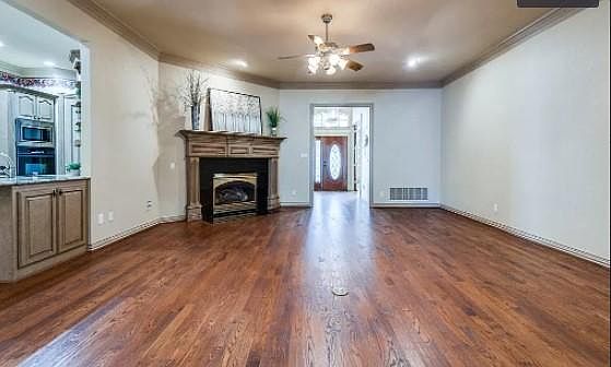 3rd image of 3725 Green Hollow Dr