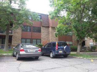 205 Sierra Ct #A, Woodbridge, NJ 07095