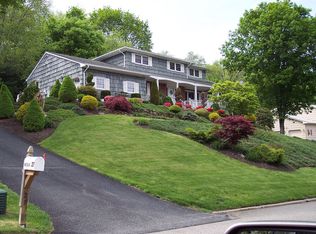 27 Tara Ln, Montville, NJ