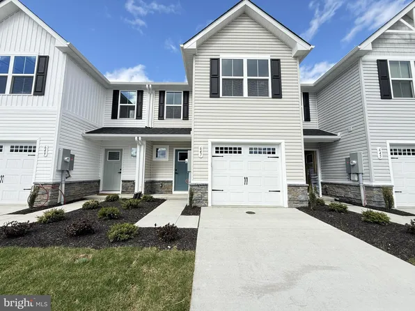 647 Laurelwood Dr, Winchester, VA 22602