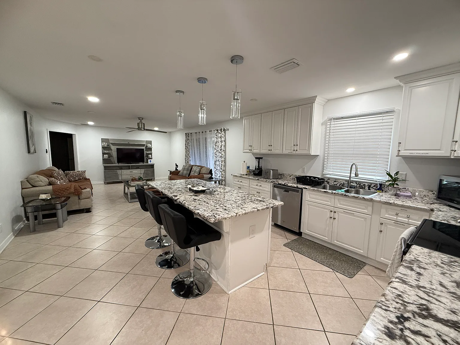 Furnished Short Term Lease Available Now, Mobile al - Close To Usa! — Photo 2