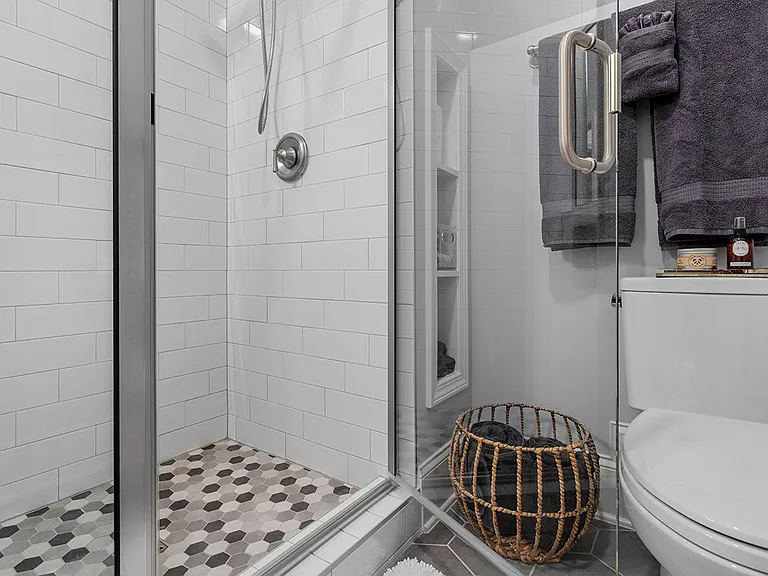 109 Grosvenor Dr — Photo 11