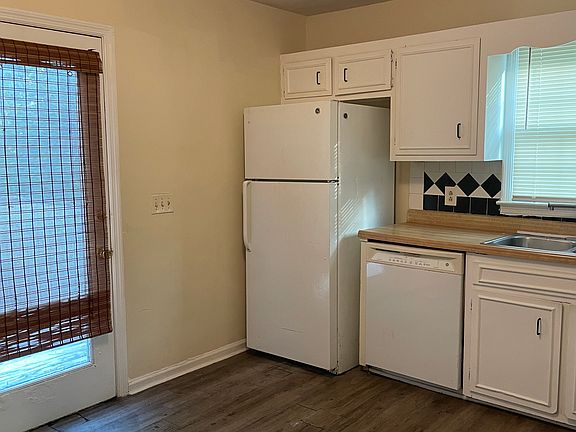 5th image of 310 Darold Ct