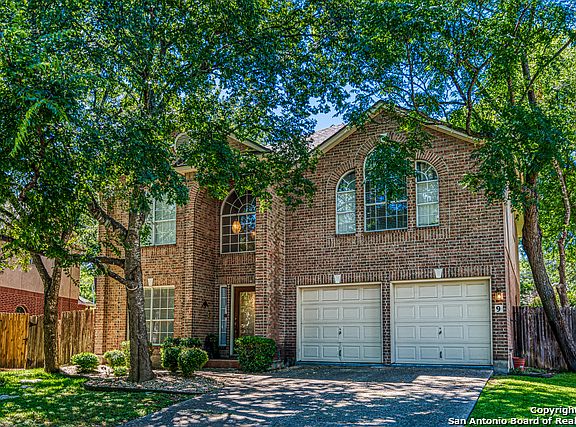 4th image of 9 Carah Ct