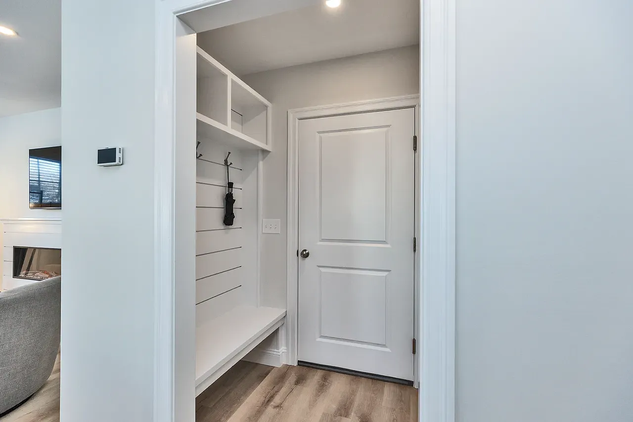 2 bed, 2.5 bath, 1824 sqft, $3,600 — Photo 4