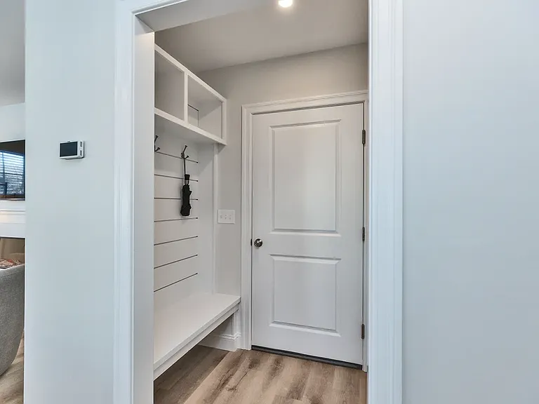 17 Woodmans Ln — Photo 4