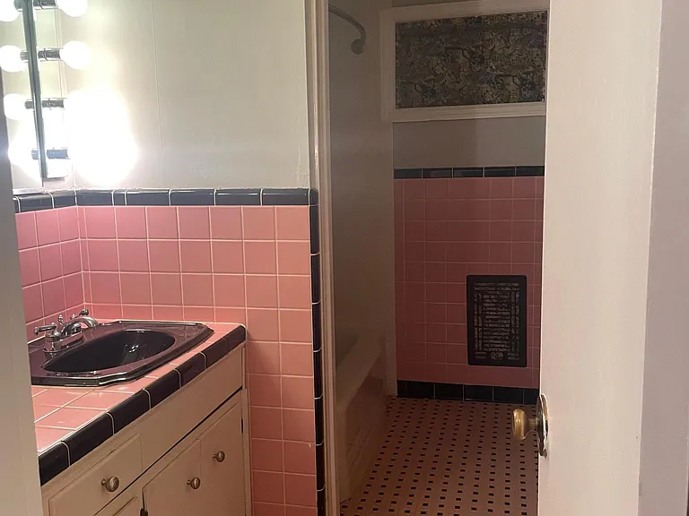 214 W Meadow Dr — Photo 6