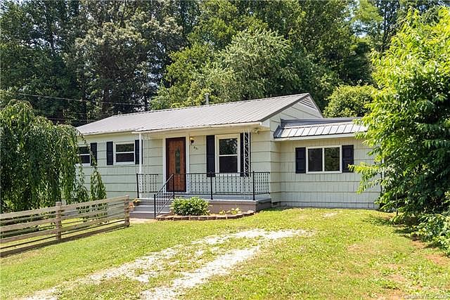 1st image of 631 Crystal Dr