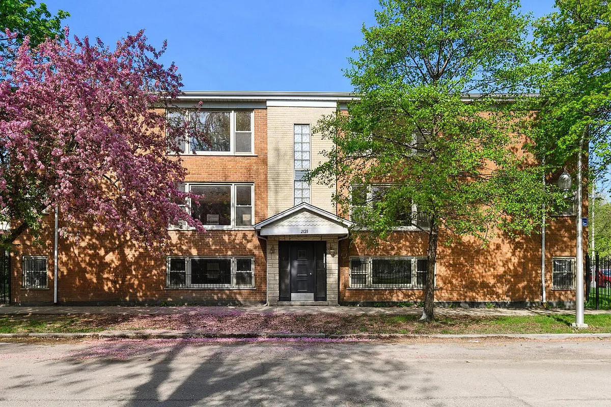 Building Photo - 2128 N Whipple St