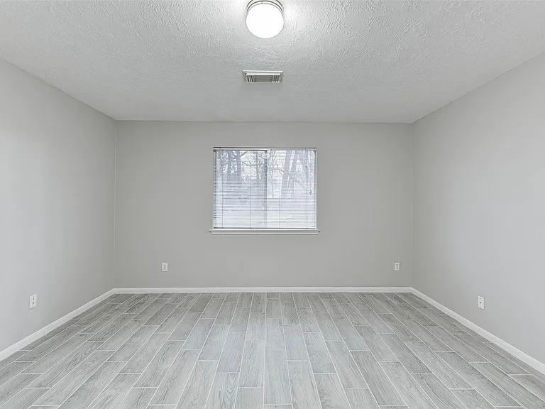7815 Barnhill Dr — Photo 27