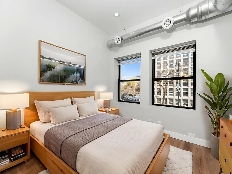 1219 W Devon Ave #201 — Photo 10