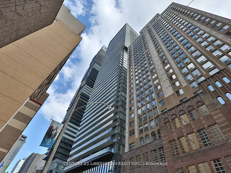 15 Grenville St #3102 — Photo 2
