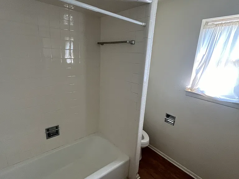 705 Michael Ln — Photo 7