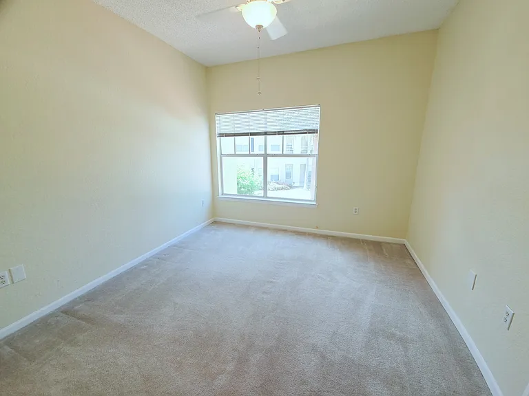 2422 White Magnolia Way #2422 — Photo 9